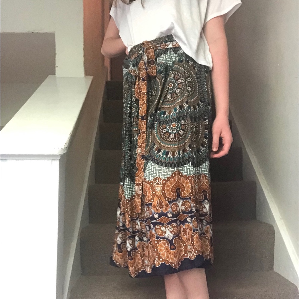 Camaroha Sutra Hippie Goddess Capri Pants